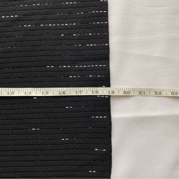 St. John Evening Black Sleeveless Embellished Knit Blouse Size Small - Picture 12 of 12